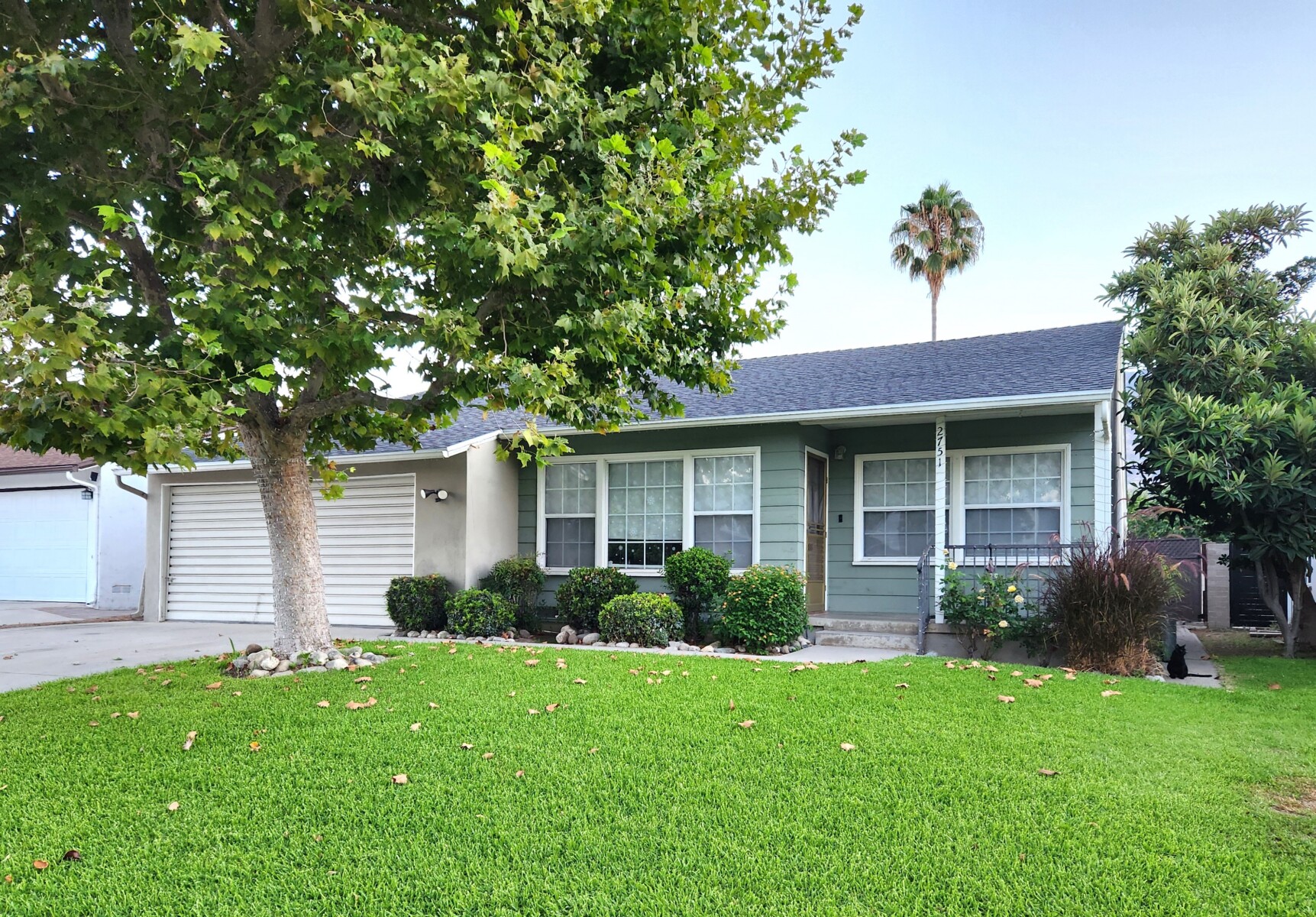 2751 Woodlyn Rd, Pasadena, CA 91107