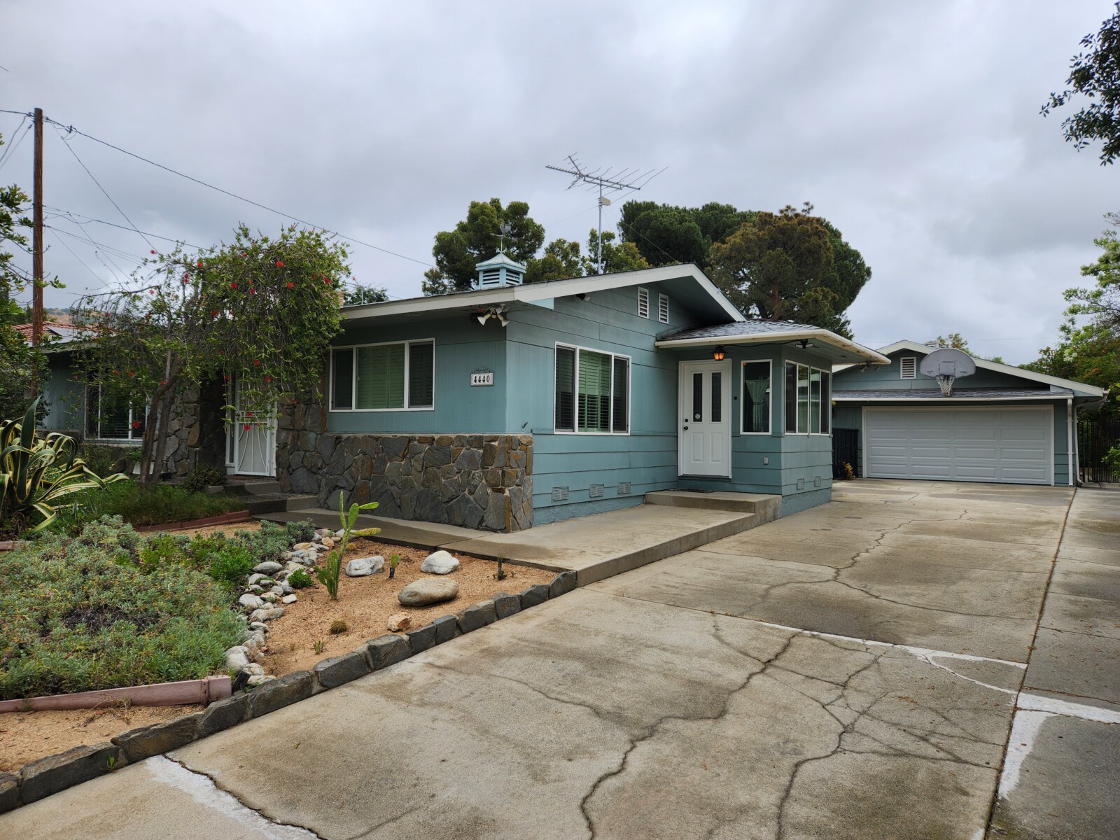 4440 Glen Way, Claremont, CA 91711